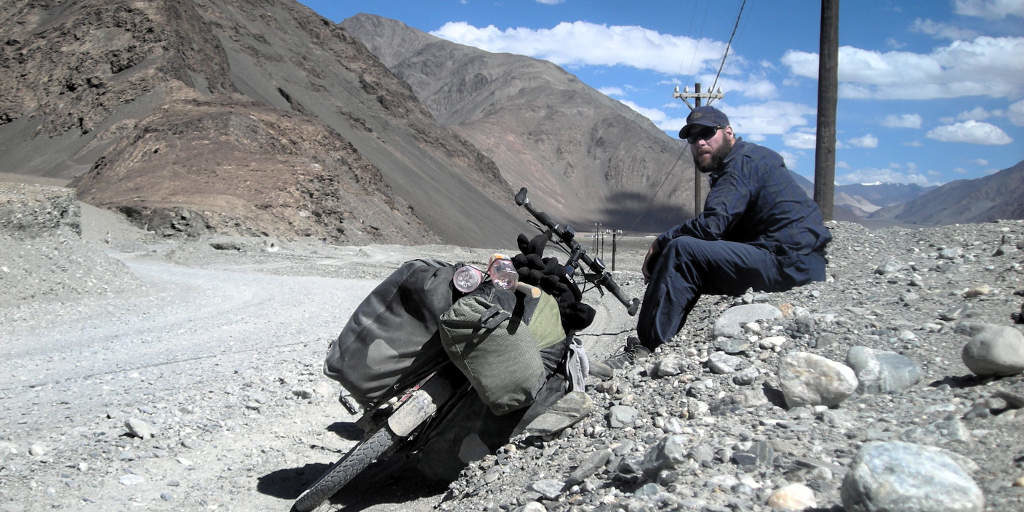 pause-hwy-g219-xinjiang-china